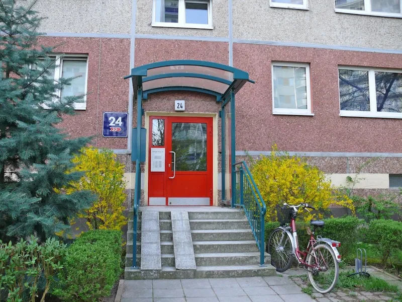 Günstige 2-Zimmer Wohnung in Marzahn inkl. finanzieller Unterstützung für Renovierungsarbeiten — photo 1